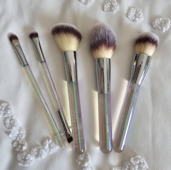 IT cosmetics brush set - Picture 4 of 6